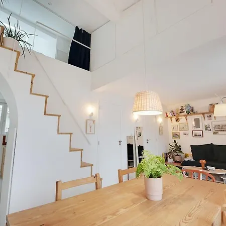 Charming With View - Montmartre District * Parigi