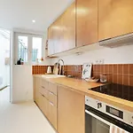 Charming Apartment With View - Montmartre District